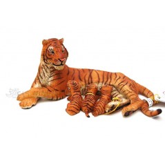 Figura Tigresa con cachorros
