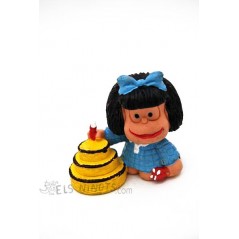 Figura Mafalda con pastel