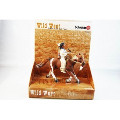 Figura nen Sioux muntat a Poni