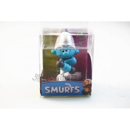 Figurine de Schtroumpf fort